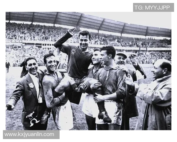 世界传奇球星的辉煌历程与足球精神永恒传承