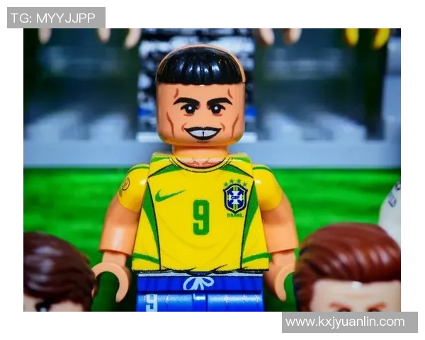 乐高足球明星人物高清版展示，感受球场英雄的独特魅力与风采