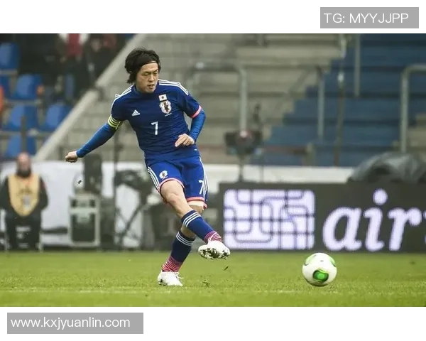 五号位足球球星的魅力与影响力解析：从历史到现状的深度探讨