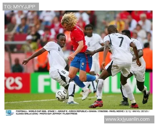 以塞罗球星华丽登场展示精湛球技全场震撼观众欢呼不断 以塞罗球星华丽登场展示精湛球技全场震撼观众欢呼不断