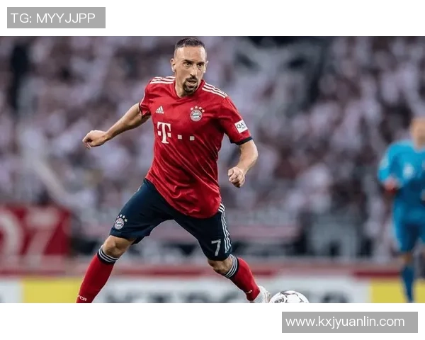 以足球95号球星为核心探秘绿茵传奇背后的奋斗与荣耀之路 以足球95号球星为核心探秘绿茵传奇背后的奋斗与荣耀之路