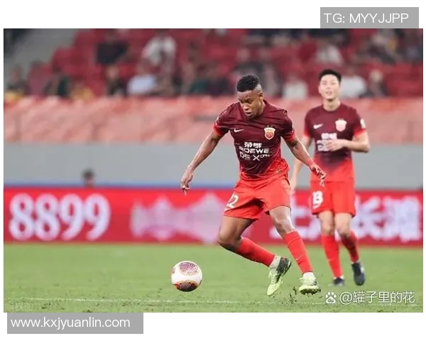 史上最多罚款足球球员揭秘 揭示他背后的不为人知的原因和故事