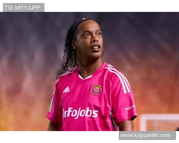 小罗足球退役慈善赛盛大举行 球星云集助力公益事业 小罗足球退役慈善赛盛大举行 球星云集助力公益事业