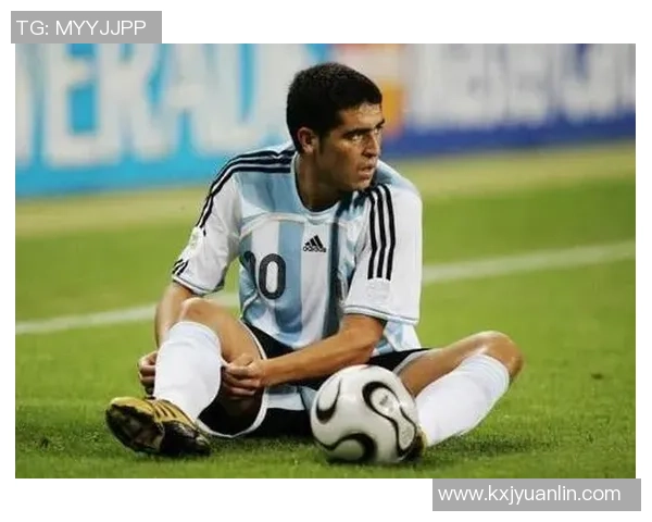 荷兰足球队历史球星排名解析及现役球员表现分析 荷兰足球队历史球星排名解析及现役球员表现分析