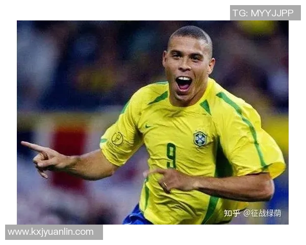 足球历史上最强球星的传奇之路与辉煌成就分析